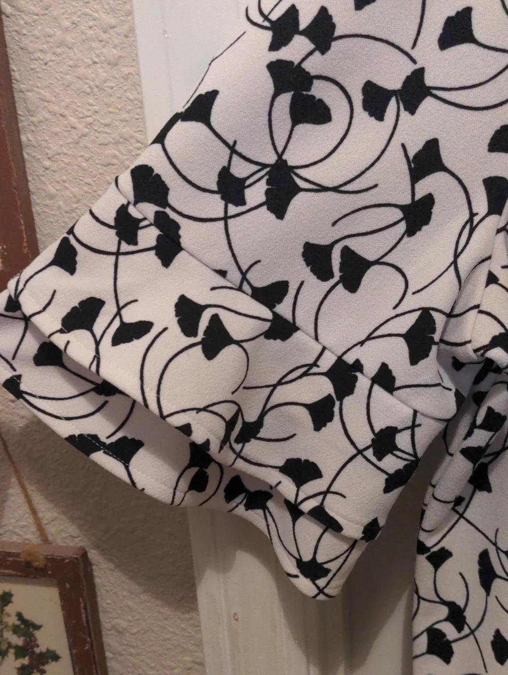 Ann Taylor Black White Botanical Leaf Pattern Blouse Size XL
